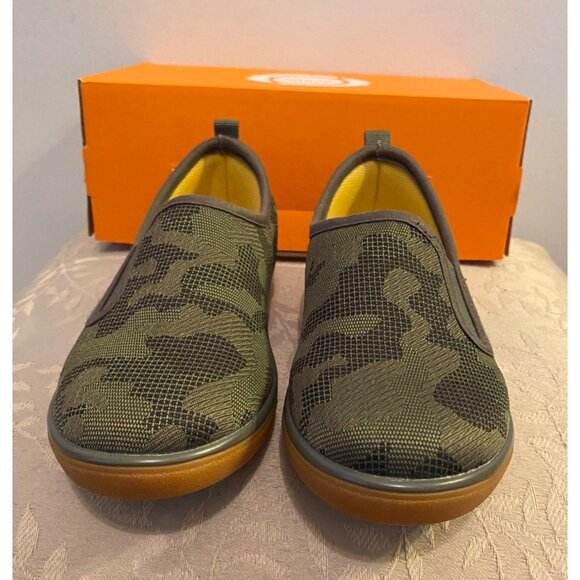 NEW Livie & Luca Joyful Little Soles Kid Camo Green Slip-On Shoes Size 13 - Picture 3 of 9